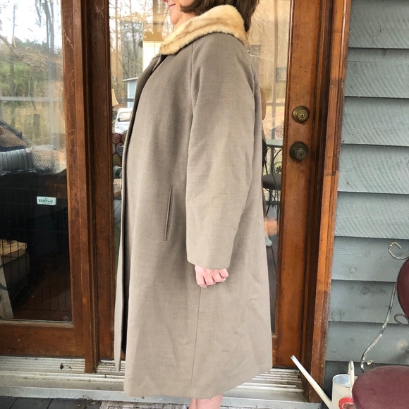 Vintage Coat with Fur Collar - Picture 2 of 6